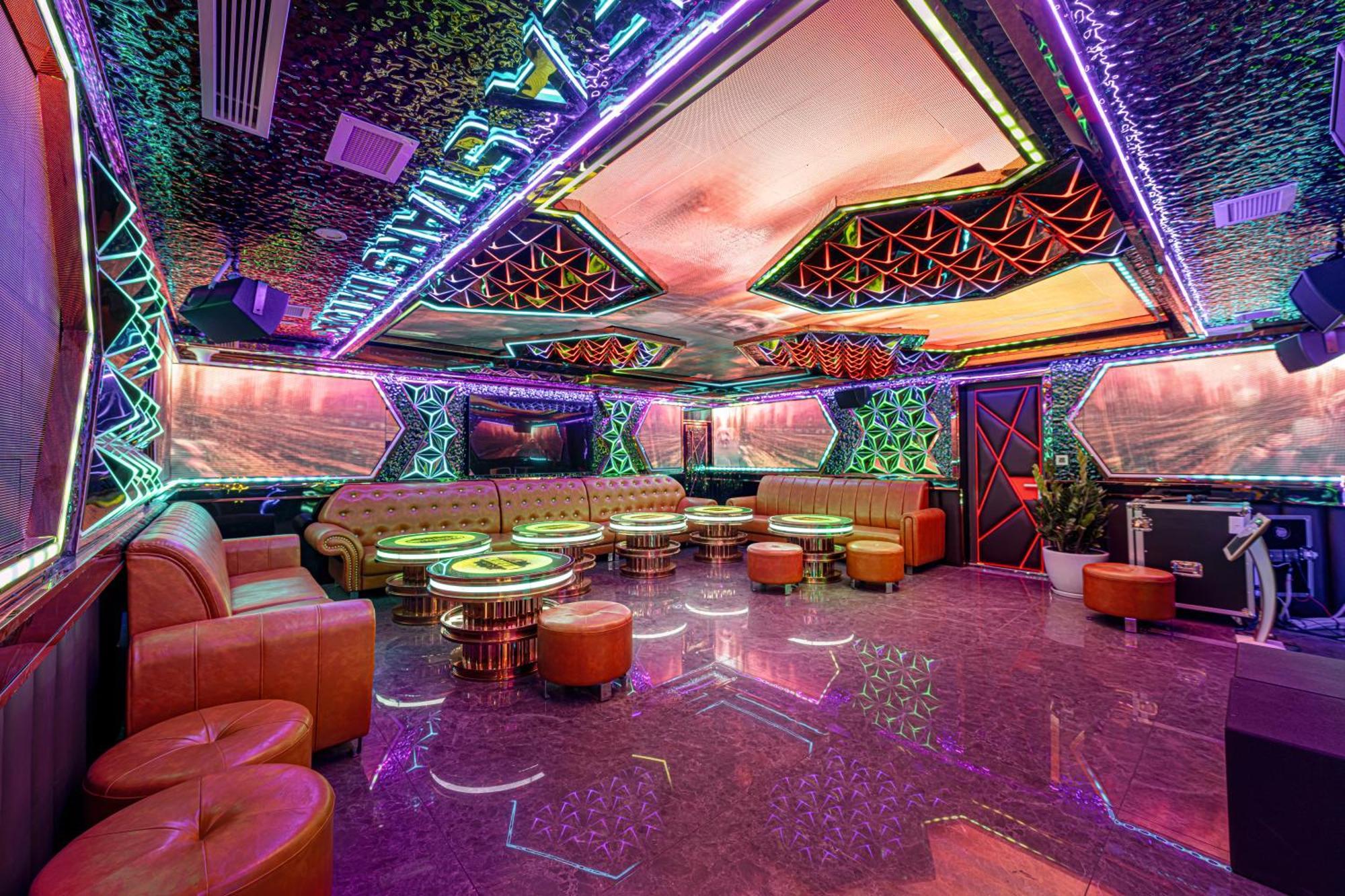 Sea Stars Cruise Botel Ha Long