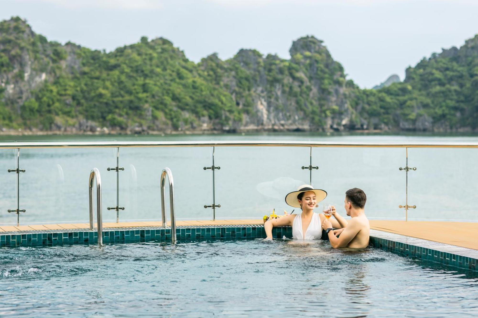 Sea Stars Cruise Ha Long