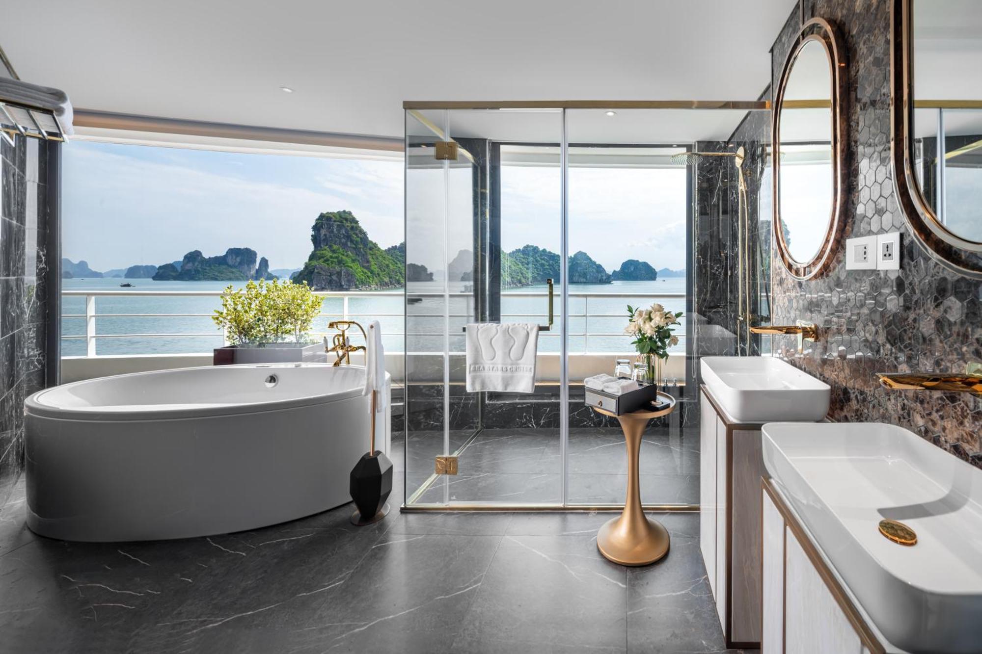 Sea Stars Cruise * Ha Long
